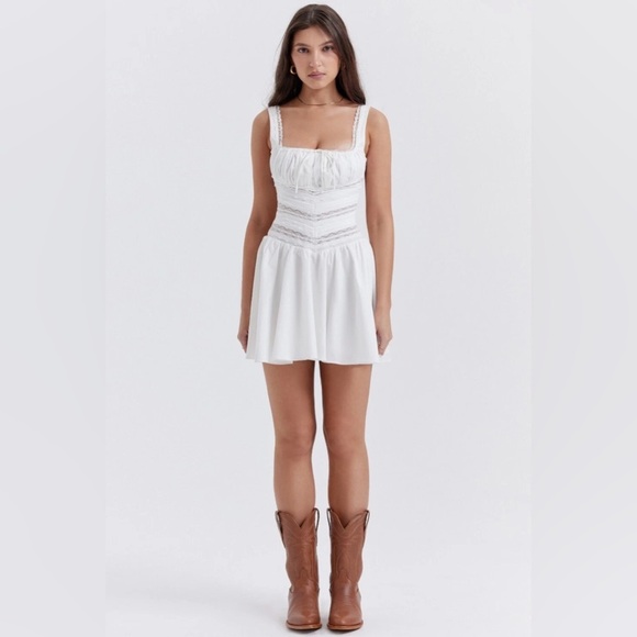 HOUSE OF CB 'Tiffani' White Lace Trim Mini Dress - Picture 1 of 4